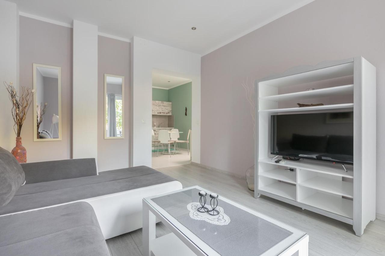 Apartmani Dijana Podgora Exterior foto